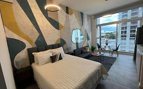 Modern Apartment Near The Airport